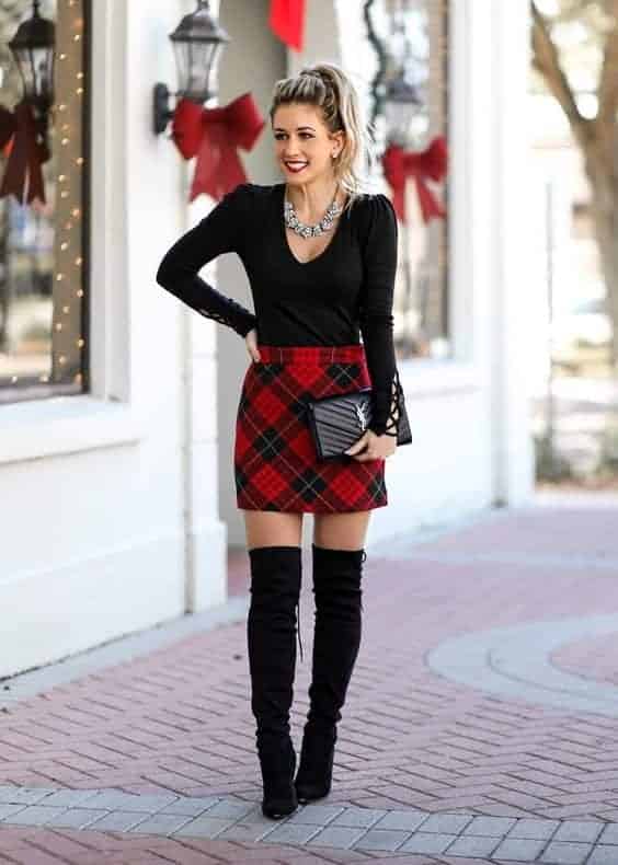 ↓ 18 – When to wear a red plaid skirt?