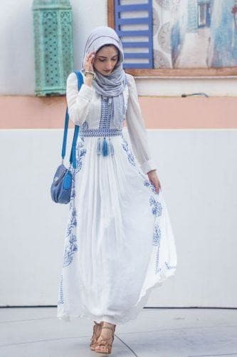 ↓ 10 – Light Hijab Paired With A Flowy Dress