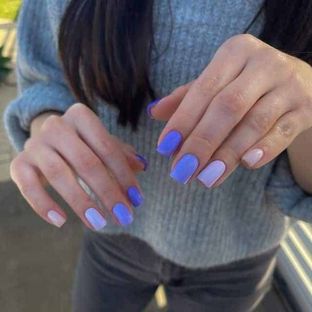 ↓ 37 – Gradient Manicure Ideas for Short Nails