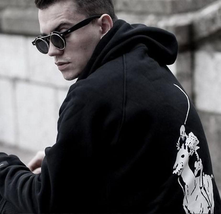 ↓ 11 – Graphic Hoodie