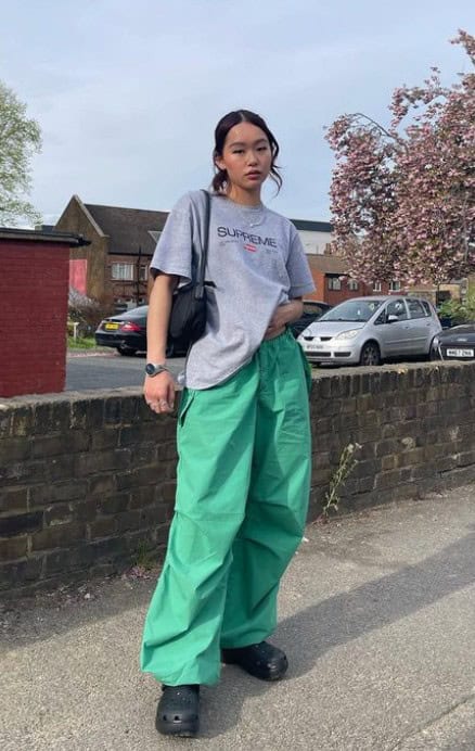 17 – Basic Baggy T Shirt With Green Pants