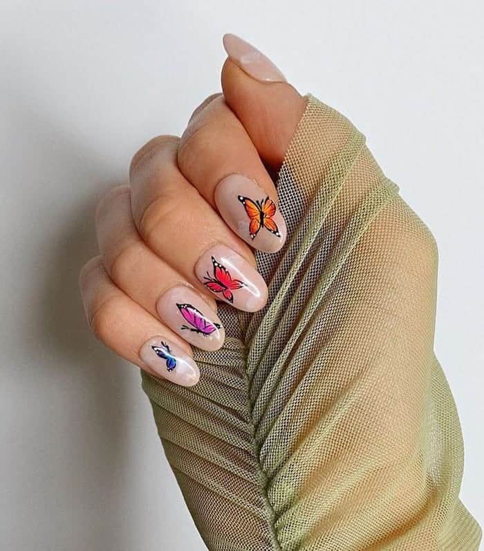 ↓ 14 – Simplest Nail Art