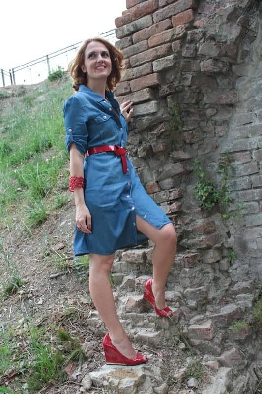 14 – Buttoned-Down Denim Dress With Red Wedges And Belt