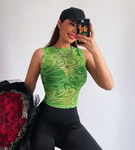 16 –  Green Sleeveless Top With High Waisted Leggings