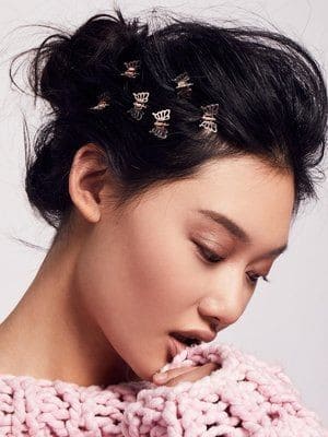 3 – Messy Bun With Striking Mini Clips