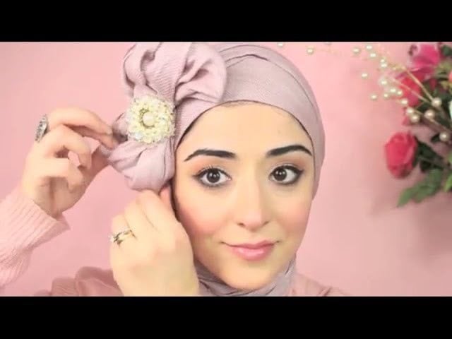 ↓ 11 – Braided Hijab