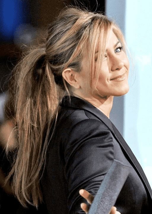 ↓ 8 – Layered Long Hairstyles for Women Over 50