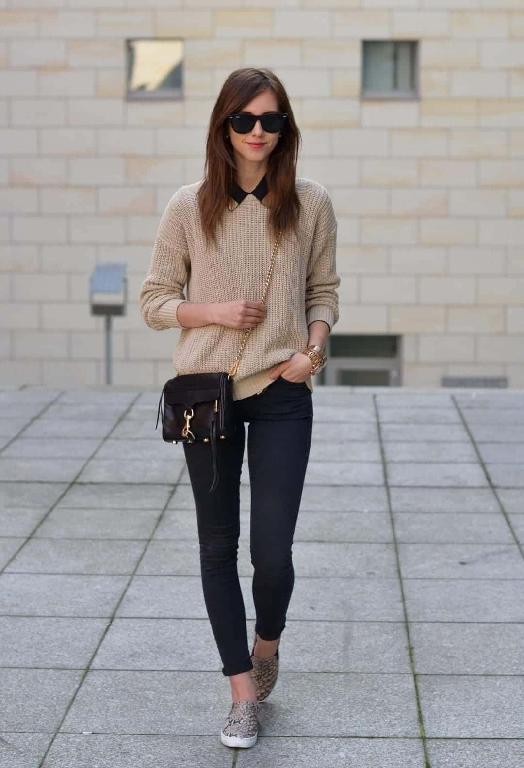 ↓ 6 – Chic Business Girl Look