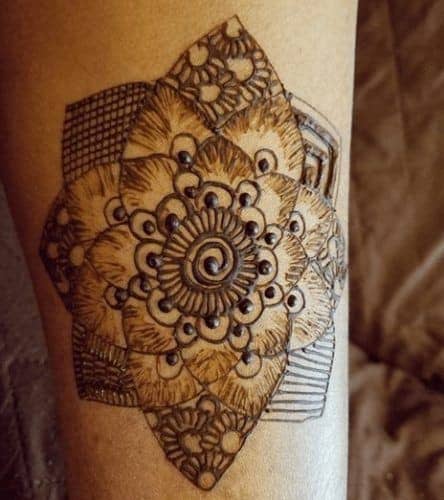 ↓ 1 – Full Leg Henna