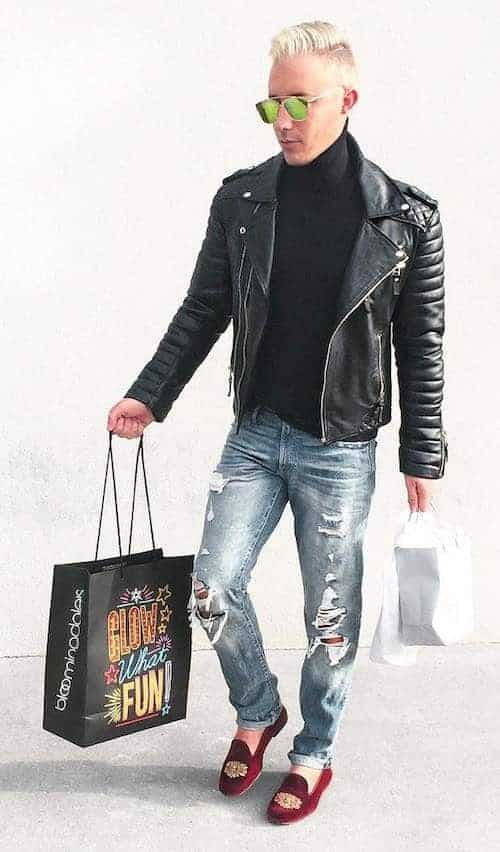 ↓ 7 – Add A Leather Jacket For Trendy Look