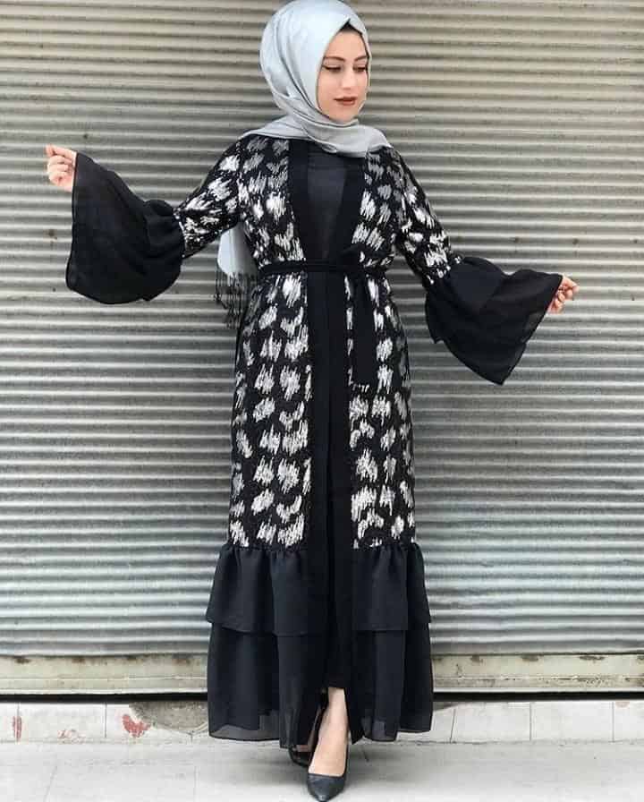 ↓ 39. Fancy Abaya