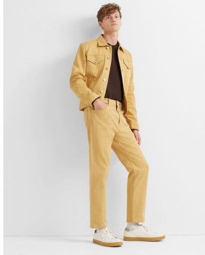 ↓ 24 – Monochrome Mustard Pants Outfit