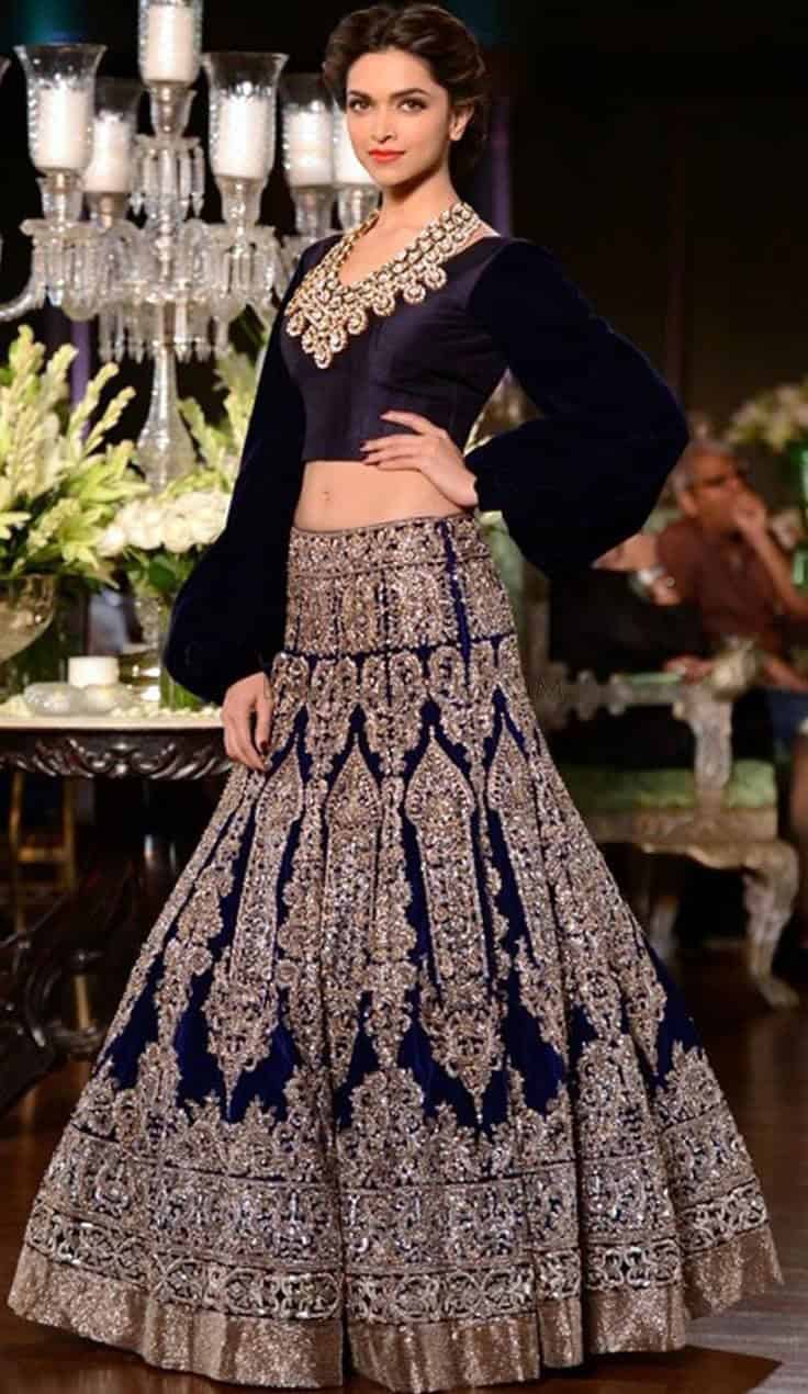 ↓ 14 – Deepika Padukone In Bridal Dress By Manish Malhotra