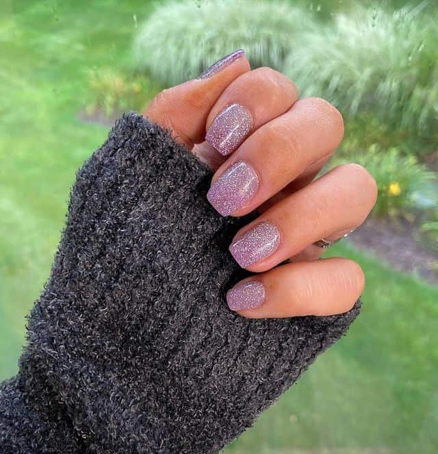 ↓ 47 – Dip Powder Manicure Ideas for Short Nails