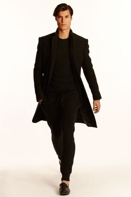 ↓ 10 – Men in Black Look