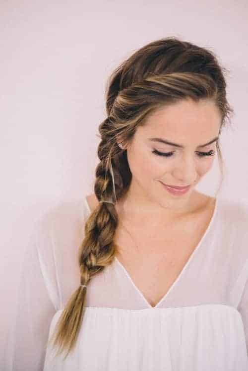 ↓ 17 – What are Some Braided Hairstyles for Oily Hair?