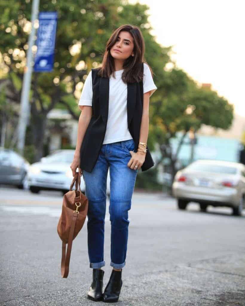 ↓17 – Going To School Look With Jeans And Heels