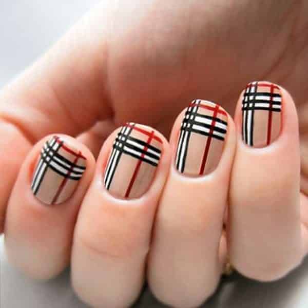 ↓ 47 – Plaid Nail Art