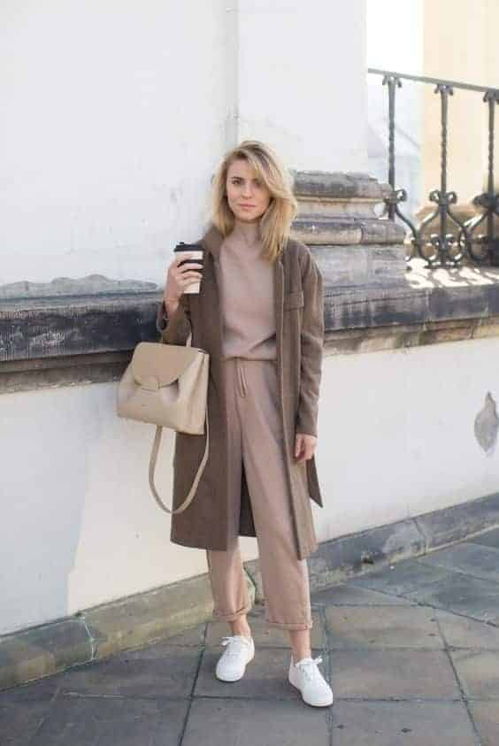 10 – Long Winter Cardigan With Jogger Pants Look