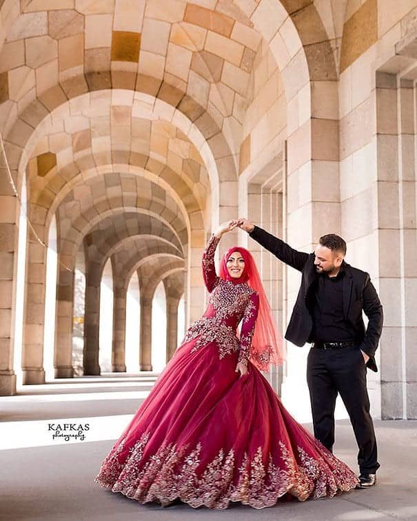 ↓ 157 – Muslim Groom Twirling The Bride