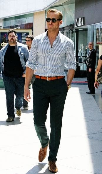 #3. Ryan Gosling Style – Brown Shoes and Belt