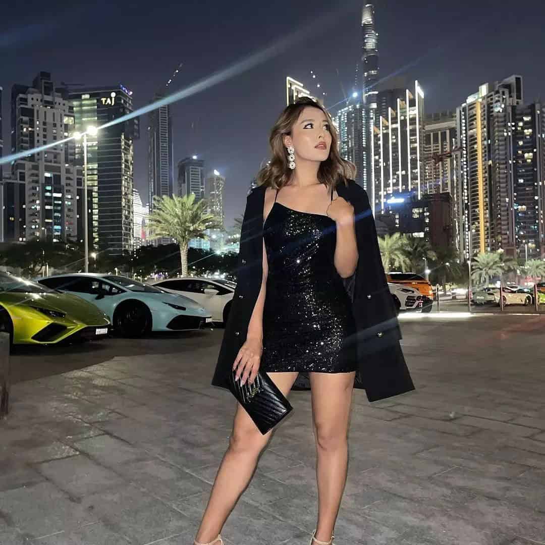 Choose Velvet & Sequin Outfits for Clubbing in Dubai