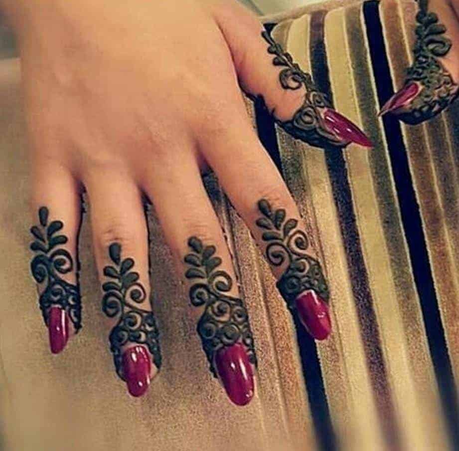 ↓ 39 – Henna Fingers Designs