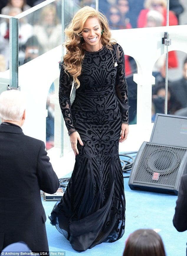 ↓ 19 – Beyonce’s Black Gown