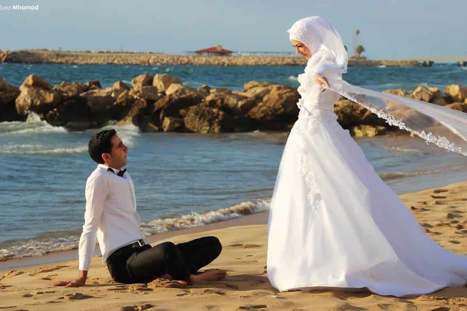 ↓ 126 – Groom Paying Full Attention To Bride