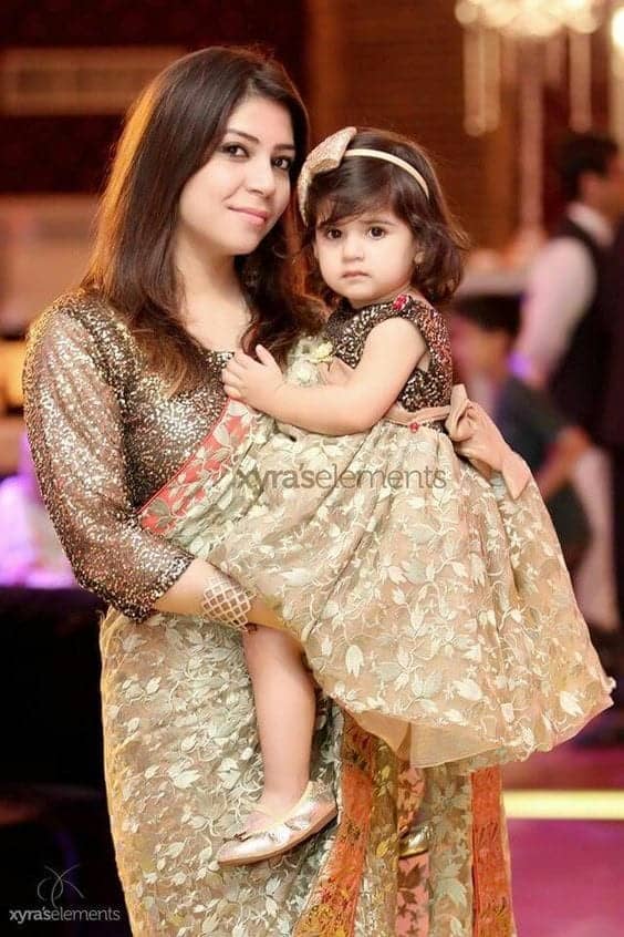 ↓ 9 – Pakistani Mother And Toddler Twinning Party Outfits