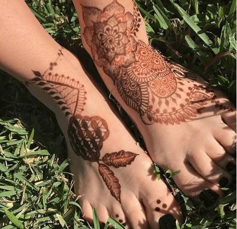 40 – Floral Mehndi for Feet