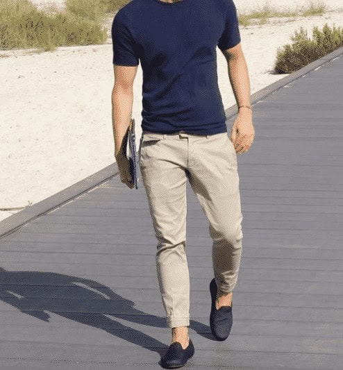 ↓ 30 – Wear Khaki Pants without Socks