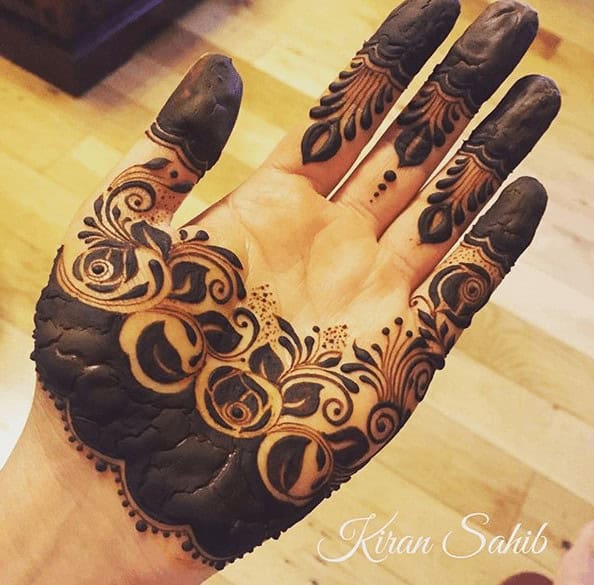 ↓ 12 – Full-Henna Fingertips