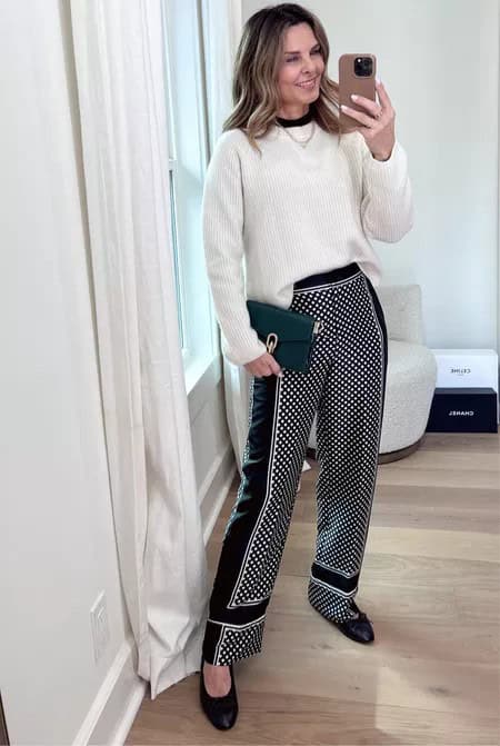 34 – White Crew Neck Ribbed Sweater With Printed Check High-Waisted Pants