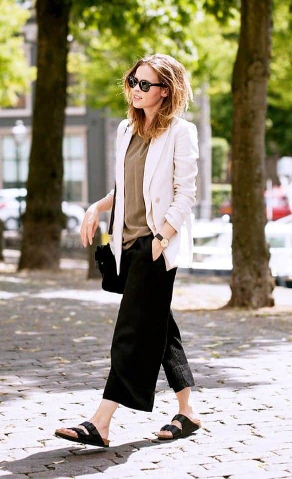 #7. With Cargo Pants And A Blazer- Spring Wear