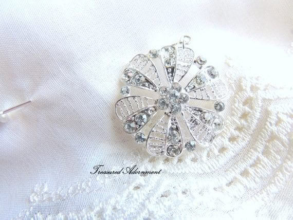 #5 – A Rhinestone Luxurious Hijab Pin for the Bride