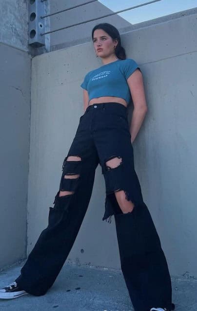 17 – Loose Fit Ripped Jeans with Crop Top