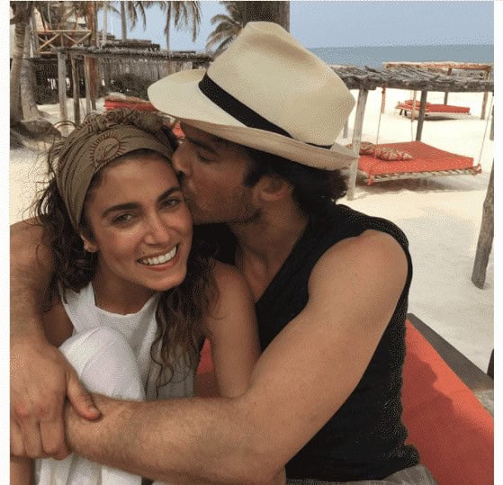 ↓26- Nikki Reed and Ian Somerhalder