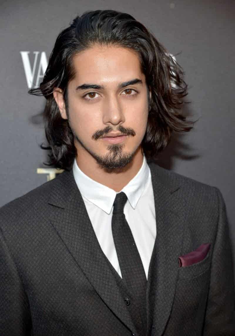 ↓ 33 – Avan Jogia