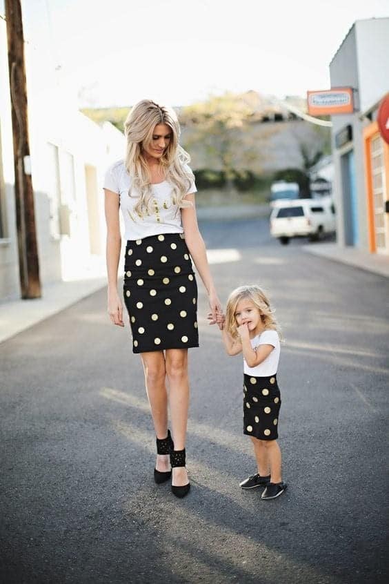 ↓ 15 – Mother Daughter Matching Outfits