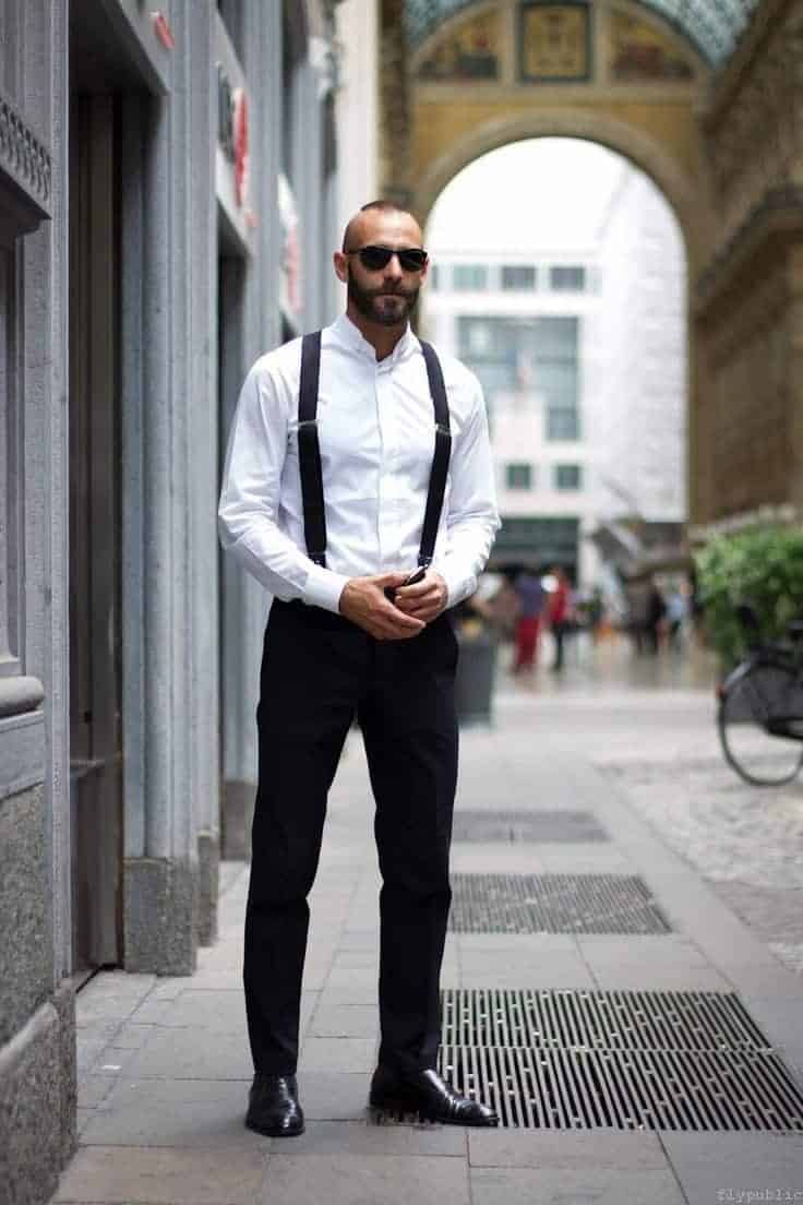 ↓ 9 – Street Style in White Button-Down Shirt