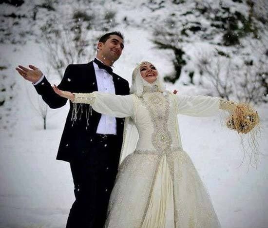 ↓ 44 – Wedding Photoshoot In Snow