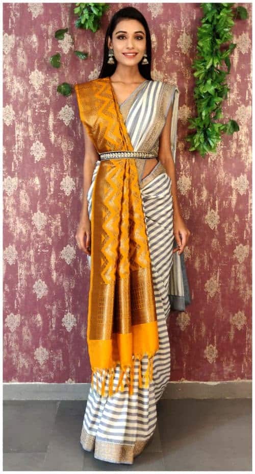 ↓ 15 – Draping Duppata With Saree