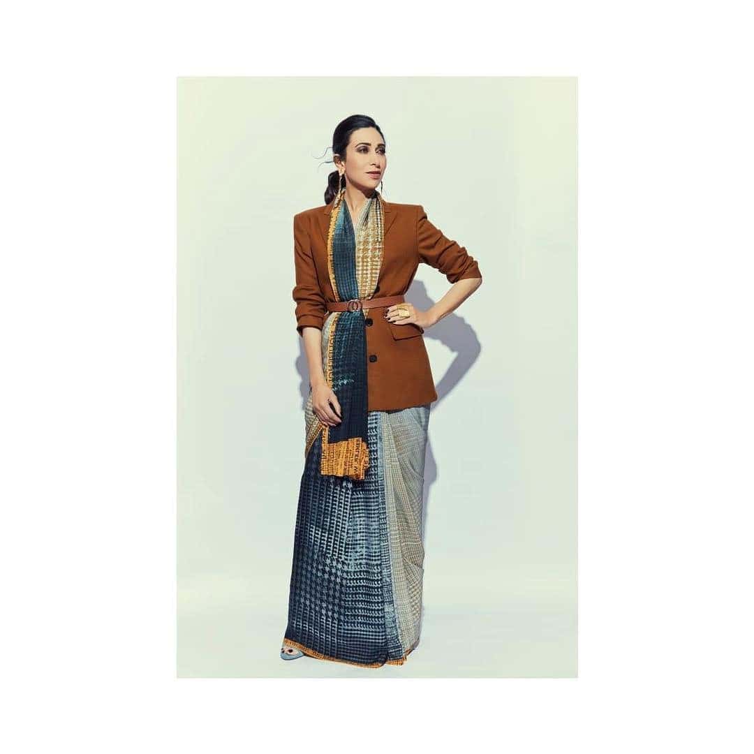 ↓ 22 – Sarees With Belts And Jackets