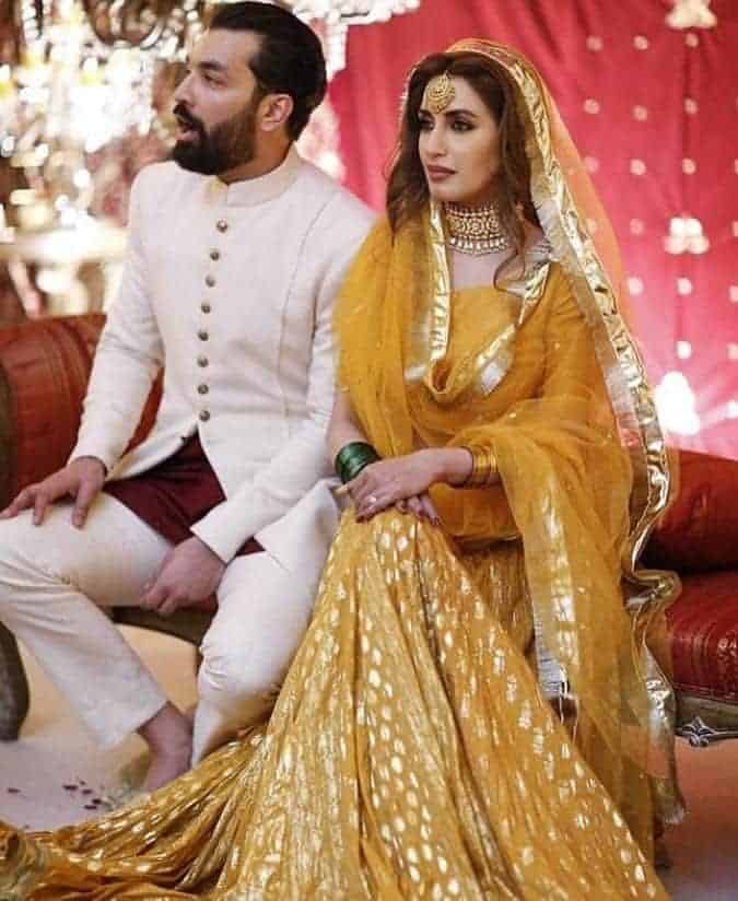 ↓ 17 – Yellow Outfits For Pakistani Brides