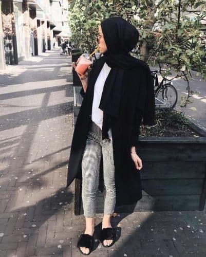 ↓ 03 – Long Coats With Hijab