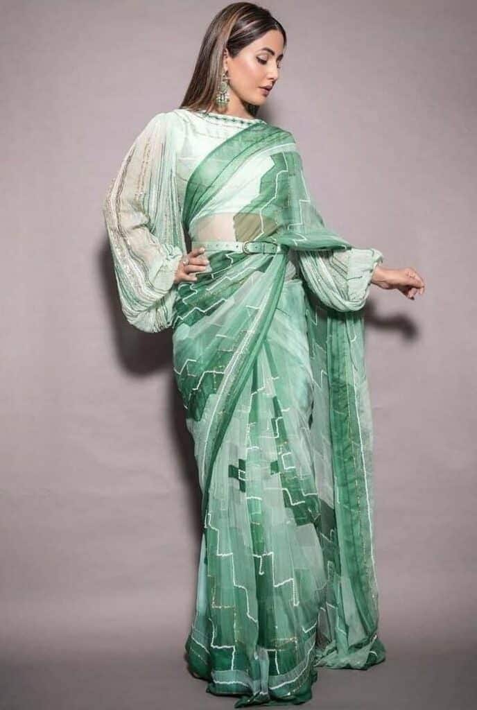 ↓ 16 – Silk Sarees With Belts