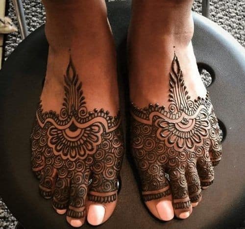 ↓ 17 – Mehndi Slippers