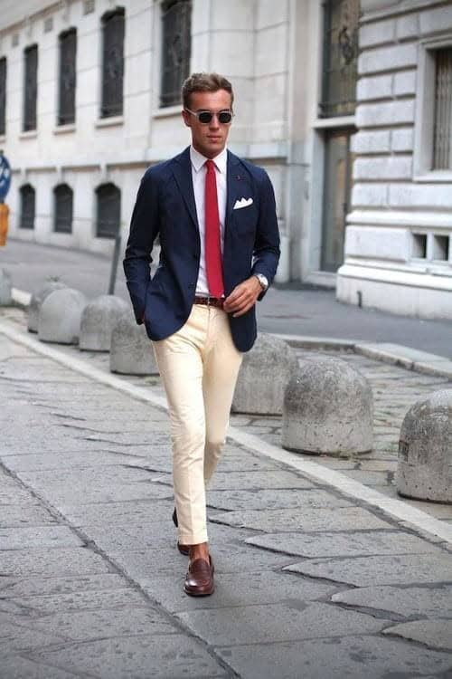 ↓ 24 – Business Meeting Outfit