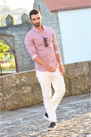 ↓ 2 – With a Pink Shirt